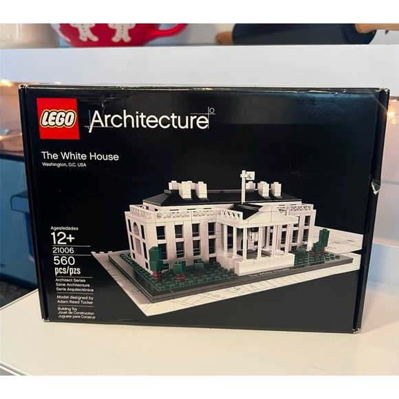 LEGO Architecture: The White House 21006 - Picture 1 of 8